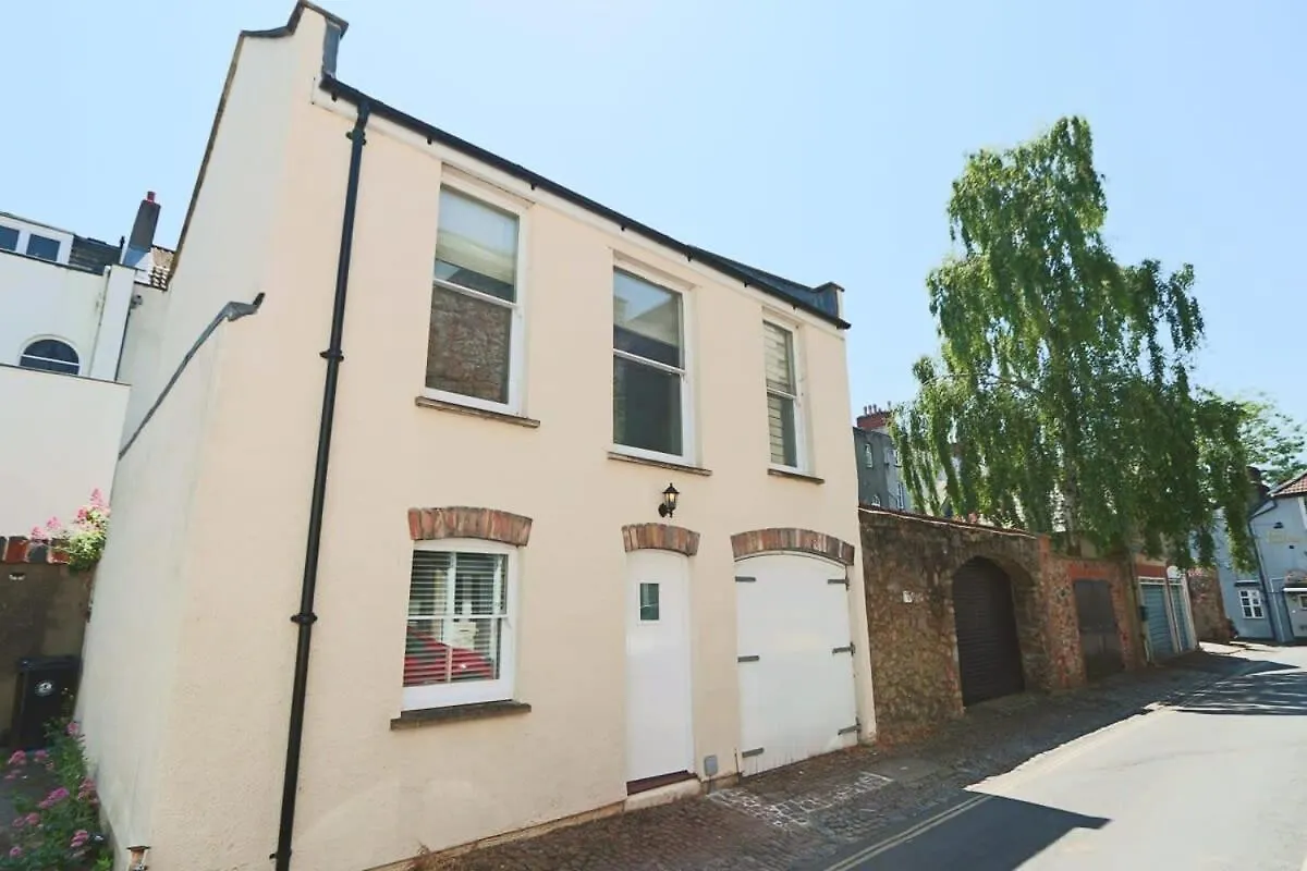 Coach House In Clifton Village Bristol Apartment